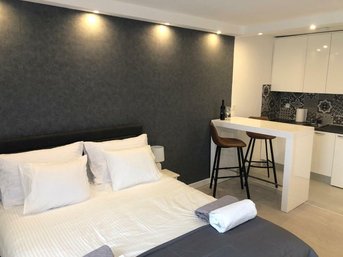 Penthouse "Sky 17" S Balkonom I Besplatnim Parkingom Apartment ซาเกร็บ ภายนอก รูปภาพ